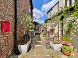 Photo 1- click for photo gallery